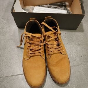 Timberland Wheat Suede Chukka Boots - Lace-Up Casual